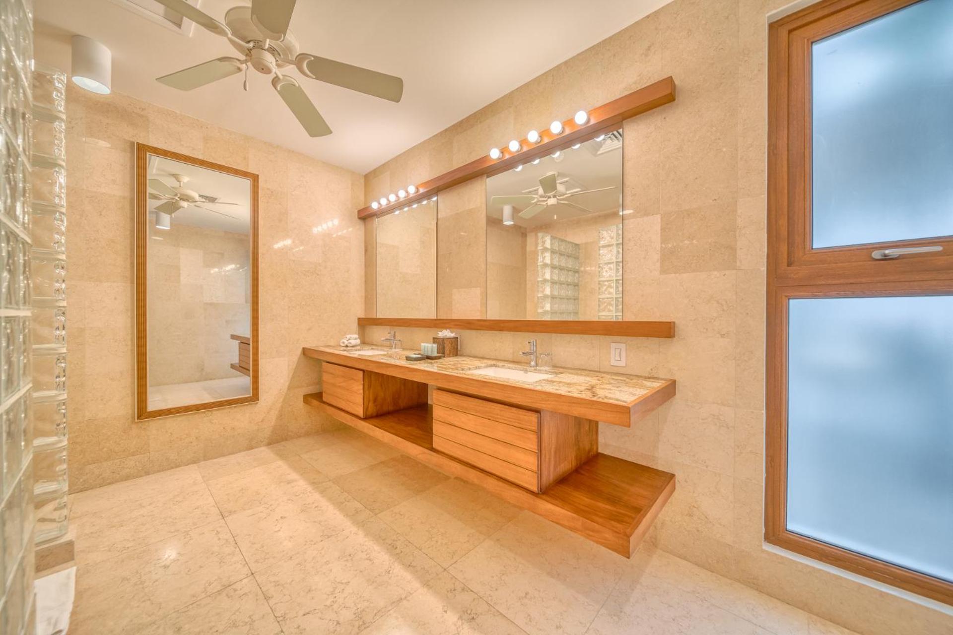 Las Verandas Hotel & Villas First Bight 외부 사진